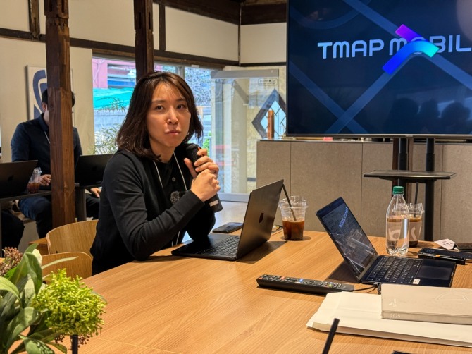 김소희 티맵모빌리티 오토사업팀장이 르노 필랑트에 적용된 티맵 제품에 대한 설명을 하고 있다. 사진=한국자동차전문기자협회