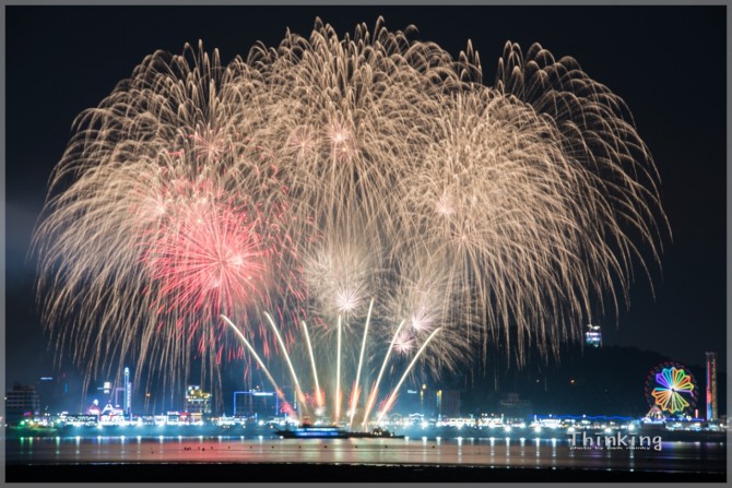 지난 월미관광특구불꽃축제=인천시민백남기제공