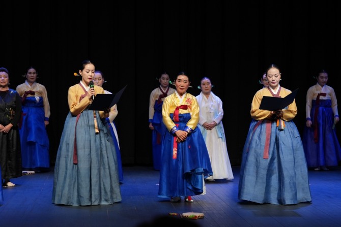 진주교방굿거리줌 전승 선언문 낭독