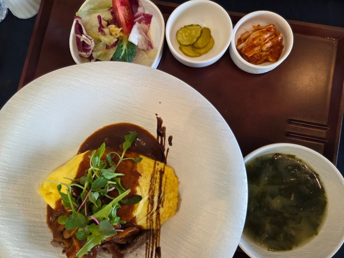 우안심 오무라이스. 사진=글로벌이코노믹