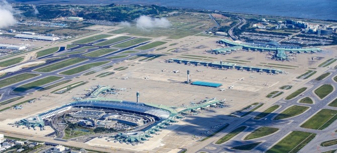 인천공항 전경, 영종구 풀 사진=영종일보