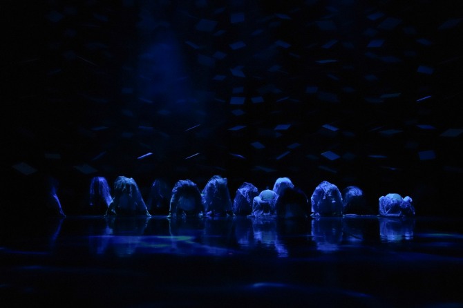 정경화 안무·연출의 '고래왈츠'