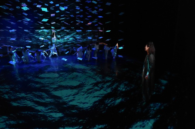 정경화 안무·연출의 '고래왈츠'