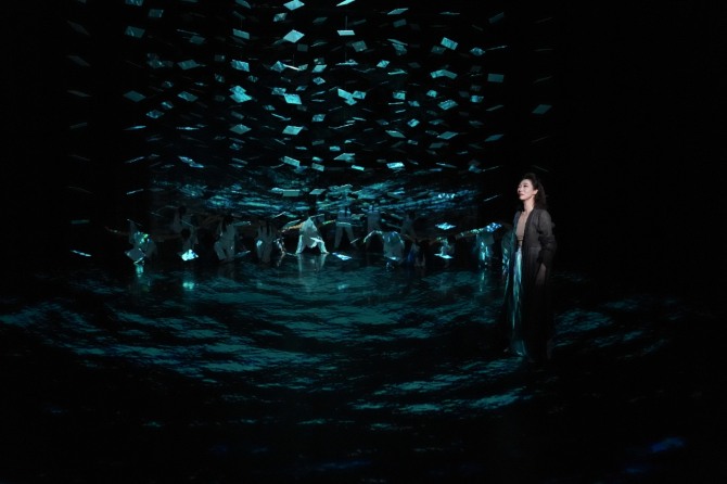 정경화 안무·연출의 '고래왈츠'