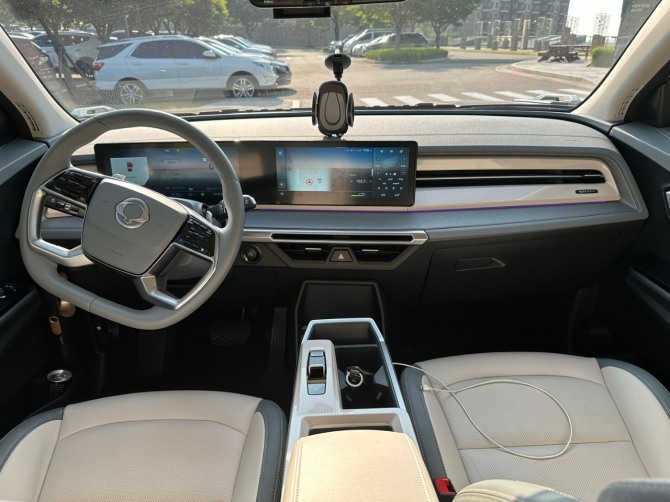 KG모빌리티 토레스 EVX 인테리어 사진=글로벌이코노믹