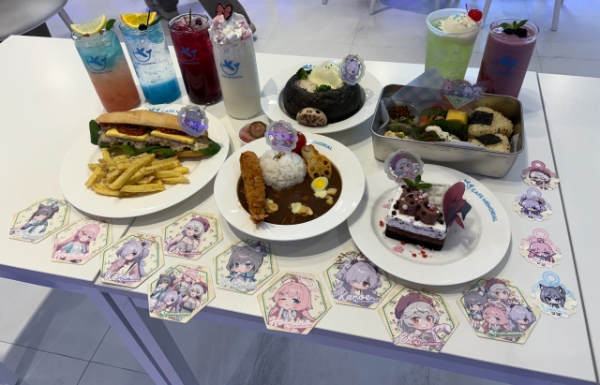 카페 메모리얼 시즌3 모델 캐릭터들을 테마로 한 식음료들. 사진=넥슨