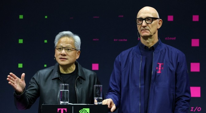 독일 제조업 AI 도입률 65%, 세계 최고