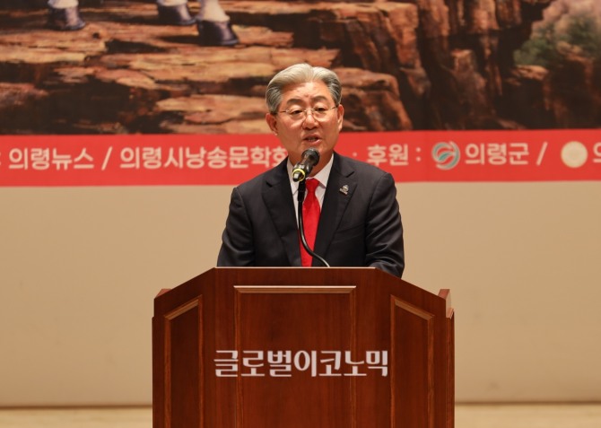 오태완 의령군수가 축사를 하고 있다. 사진=임승제 기자