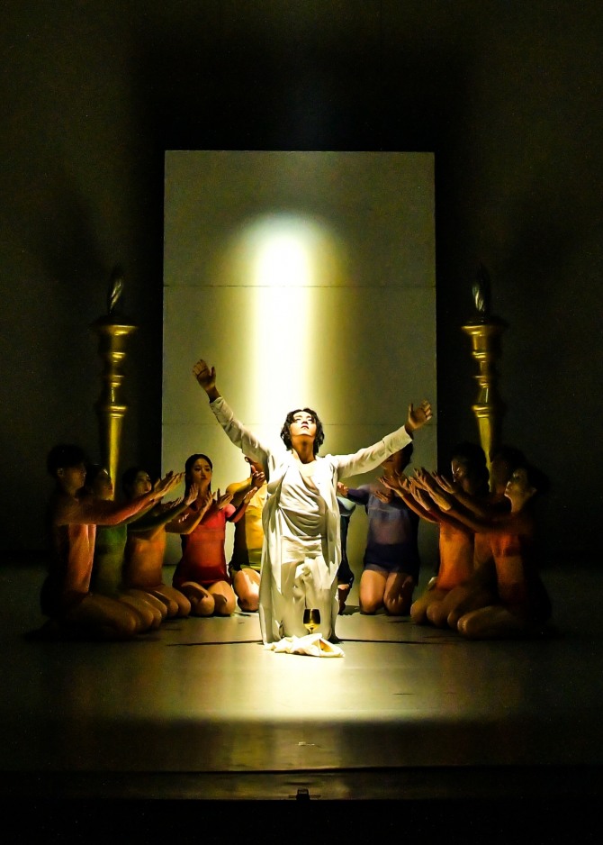 지우영 안무·연출·대본의 '헤븐스 지저스'(2023)