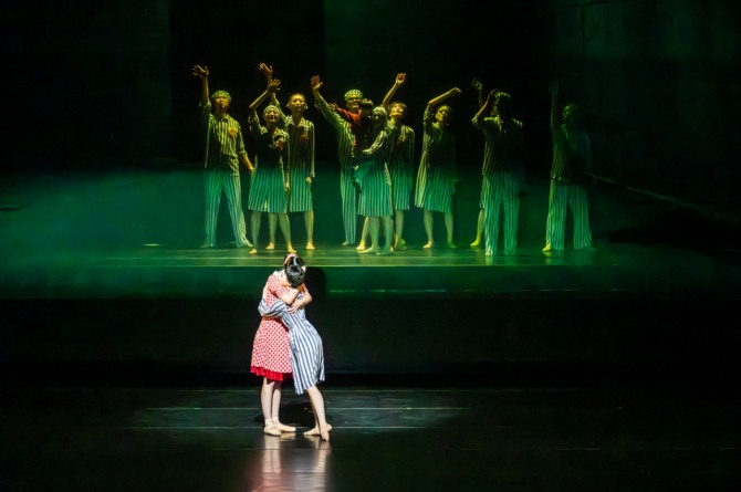 지우영 안무·연출·대본의 '안네 프랑크'(2026)