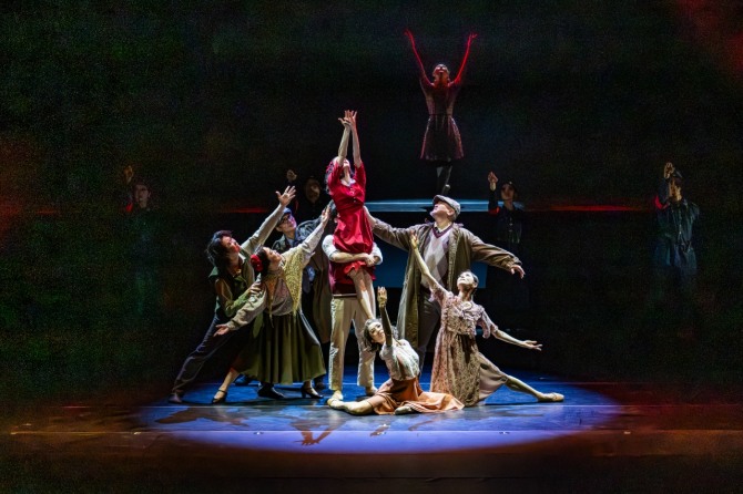 지우영 안무·연출·대본의 '안네 프랑크'(2026)