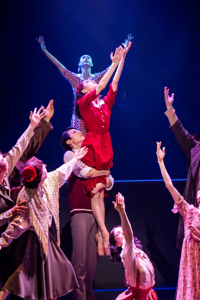 지우영 안무·연출·대본의 '안네 프랑크'(2025)