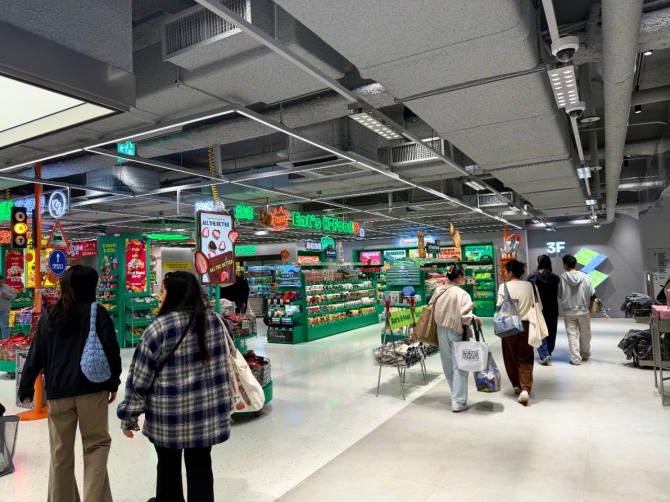 올리브영 센트럴 명동 타운 매장 내 K푸드존. 사진=황효주 기자