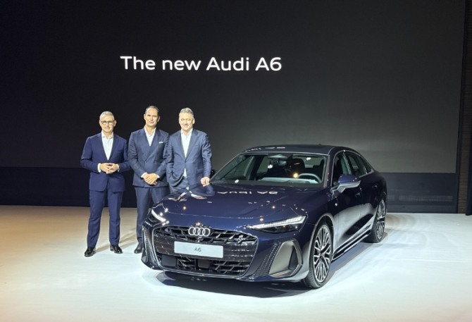 스티브 클로티 아우디 코리아 사장, 마르코 슈베르트 아우디 AG 이사회 멤버, 세일즈·마케팅 총괄, 게르놋 될너 아우디 AG 이사회 의장, 회장. 사진=육동윤 글로벌이코노믹 기자