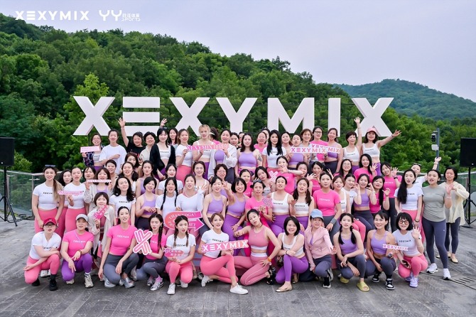 레깅스 넘어 '토털 웨어'로, 한국 넘어 '글로벌'로... 젝시믹스 확장... - 뉴스 썸네일 이미지