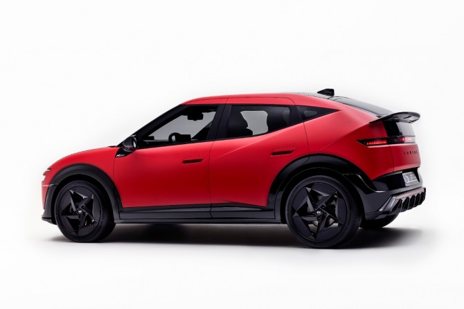 현대자동차가 유럽 전기차 시장 공략모델 아이오닉 3를 밀라노 디자인 워크에서 공개했다. 사진=현대차