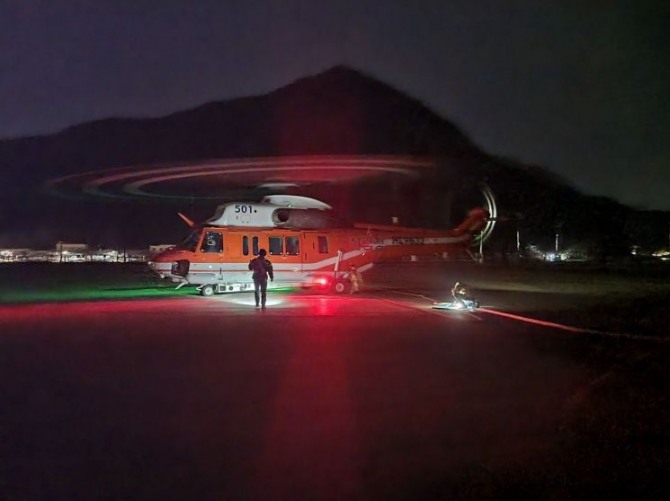 산불 진화에 투입되는 수리온 헬기. 야간 운용이 가능한 기체는 제한적이어서 대응 역량 보완 필요성이 제기되고 있다. 사진= 산림청