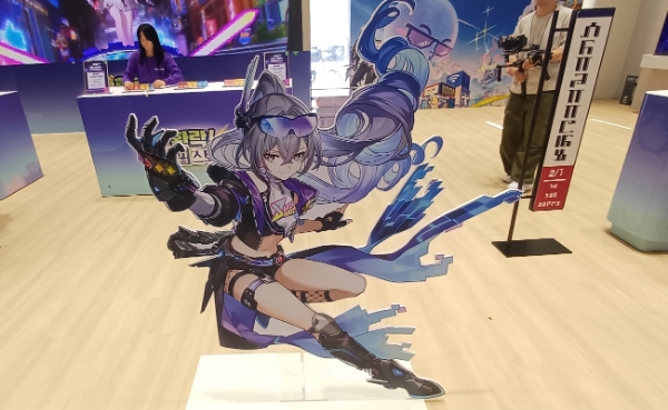 3주년 기념 업데이트의 간판 캐릭터이자 2024년 갤럭시와 첫 컬래버레이션했던 주인공 '은랑'도 만나볼 수 있다. 사진=이원용 기자