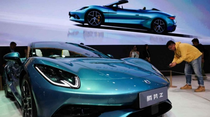 中 자동차, AI·배터리 기술로 日·유럽 제쳐..."해외 합작 불필요"