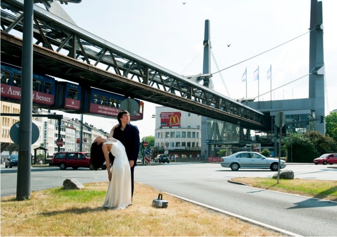 빔 벤더스 감독의 '피나'