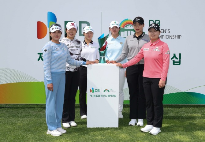 DB위민스 챔피언십 개막에 앞서 포토콜에 나선 노승희, 유현조, 한아름, 안재희, 김민솔, 홍정민(왼쪽부터). 사진=KLPGA 박준석 포토