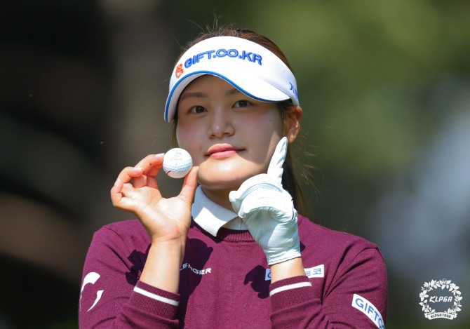 홀인원한 홍현지. 사진=KLPGA 박준석 포토