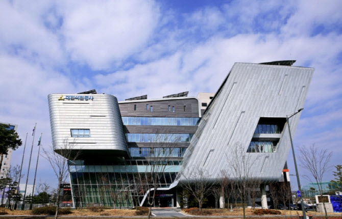대한석탄공사 본사 전경. 2025년도 공공기관 안전관리등급 심사에서 대한석탄공사가 유일하게 5등급을 기록한 가운데 안전관리 체계 전반에 대한 개선 필요성이 제기되고 있다. 사진= 대한석탄공사