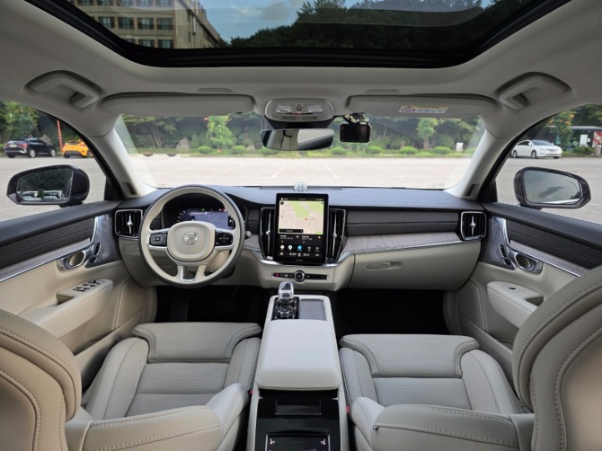 볼보자동차 'S90 T8 AWD 울트라' (사진=최태인 기자)