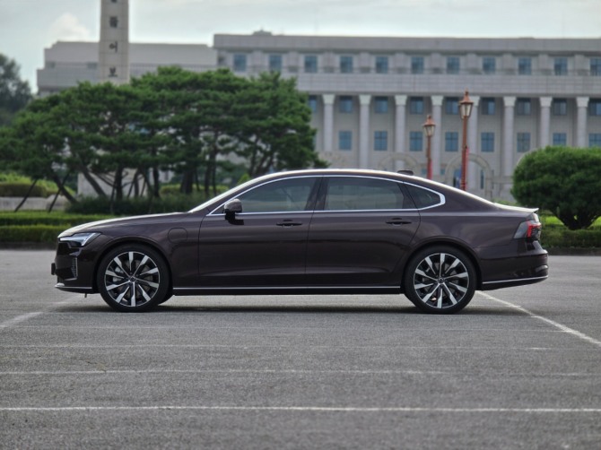 볼보자동차 'S90 T8 AWD 울트라' (사진=최태인 기자)