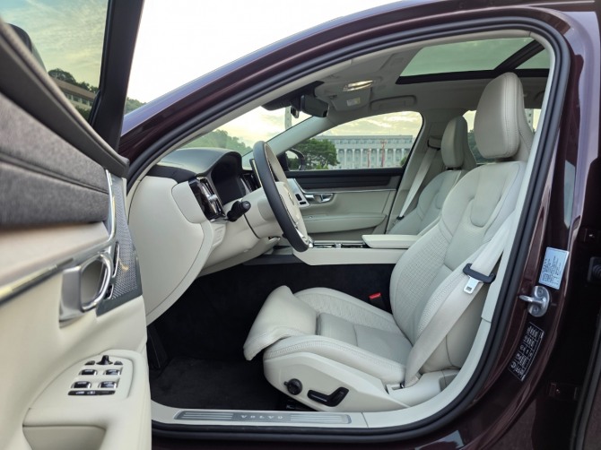 볼보자동차 'S90 T8 AWD 울트라' (사진=최태인 기자)