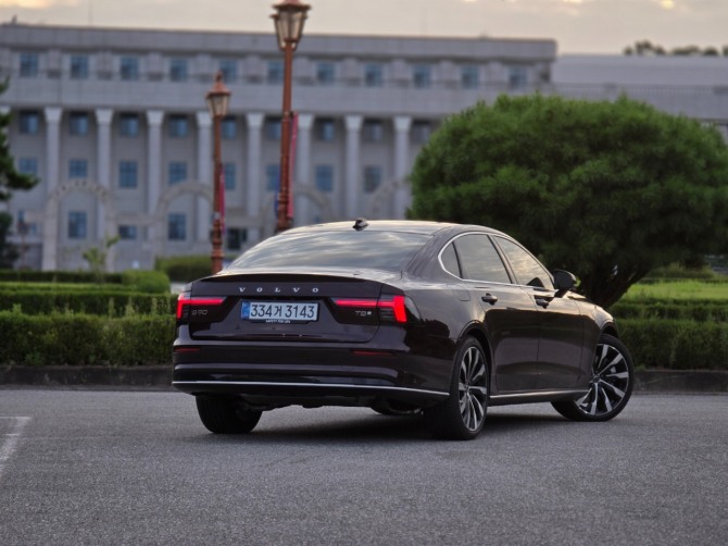 볼보자동차 'S90 T8 AWD 울트라' (사진=최태인 기자)