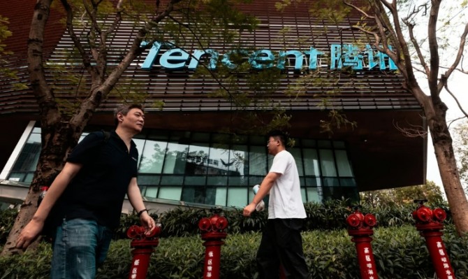 알리바바·텐센트, 차세대 인터넷 정문 ‘AI 에이전트’ 선점 사투… 14억 일상 흔든다