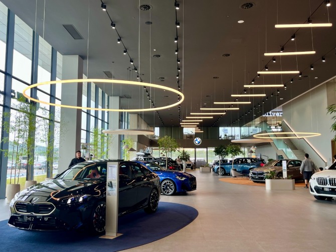 BMW 드라이빙 센터 1층. 사진=박지수 기자