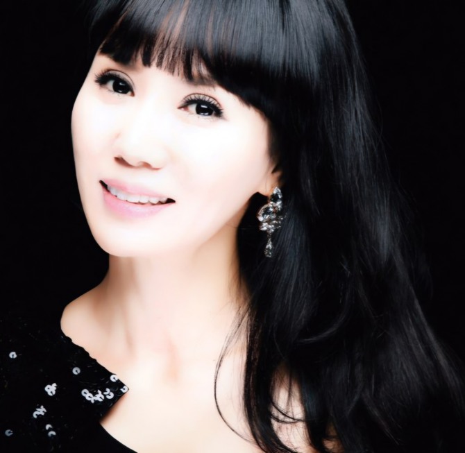 홍정희(홍정희오페라단 단장)