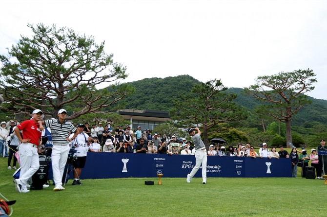 옥태훈의 드라이버 샷. 사진=KPGA 민수용 포토