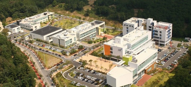 울산테크노파크 전경. 울산은 경제자유구역과 테크노산단을 중심으로 연구개발, 기술기업 육성, 기업지원 기능을 결합하며 신산업 생태계 확장을 추진하고 있다. 사진=울산테크노파크/연합뉴스