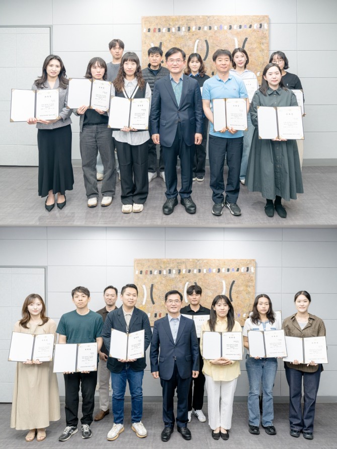 저연차 직원 중심 ‘보드Y’(사진 아래쪽), 중간연차 ‘보드C’직원들이 단체 기념 촬영하고 있는 모습. 사진=성남문화재단