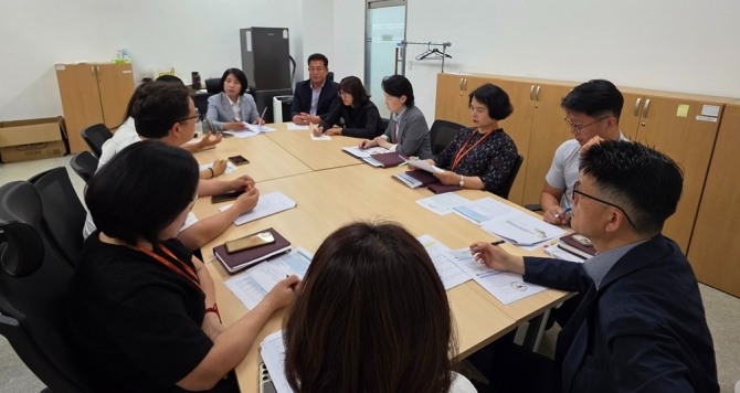 18일 경기도 광주시 민선 9기 인수위가 도교육청 관계자와 도·시의원 등과 유휴 교육시설·학교 체육시설 시민 활용 방안을 논의하고 있다. 사진=광주시