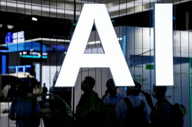 AI(인공지능) 간판이 2023년 7월 6일 중국 상하이에서 열린 세계 인공지능 회의(WAIC)에서 볼 수 있다. 사진=로이터