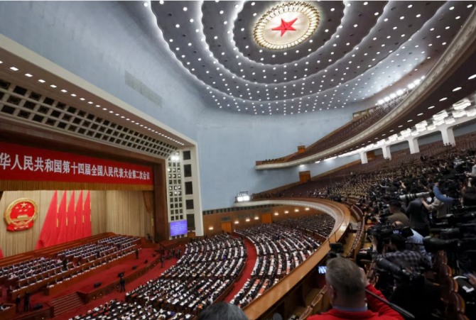 중국 관리들과 대표들이 2024년 3월 11일 중국 베이징 인민대회당에서 열린 전국인민대표대회(NPC) 폐회식에 참석하고 있다. 사진=로이터