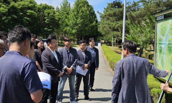 지난 23일 추미애 공정·혁신·포용 경기준비위 규제개혁특위가 광주시 현장을 방문했다. 사진=추미애 당선인 경기준비위