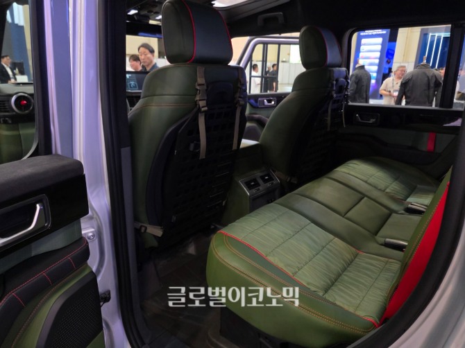 이네오스 '그레나디어 그레이캡'. 사진=최태인 기자