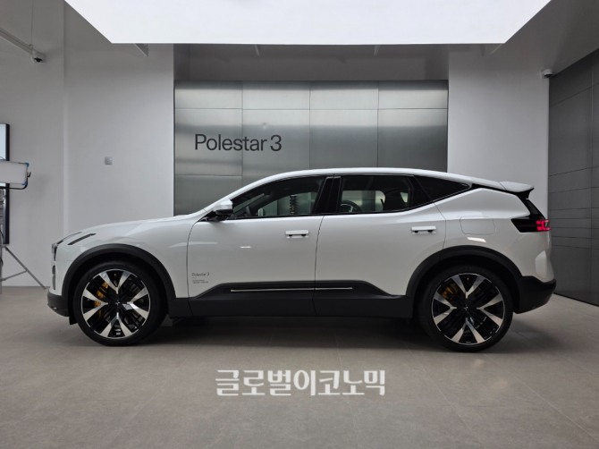 폴스타 '폴스타 3'. 사진=최태인 기자