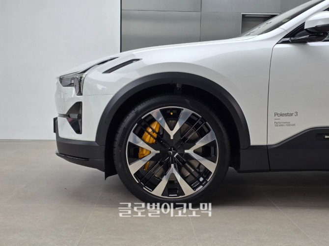폴스타 '폴스타 3'. 사진=최태인 기자