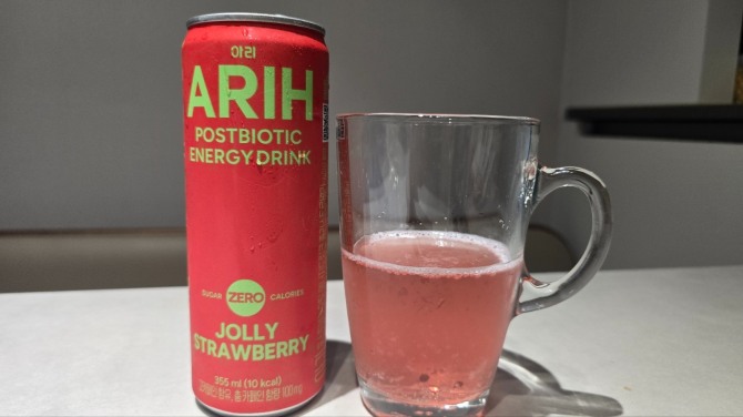 포스트바이오틱 에너지 드링크(POSTBIOTIC ENERGY DRINK) 졸리스트로베리. 사진=문용균 기자