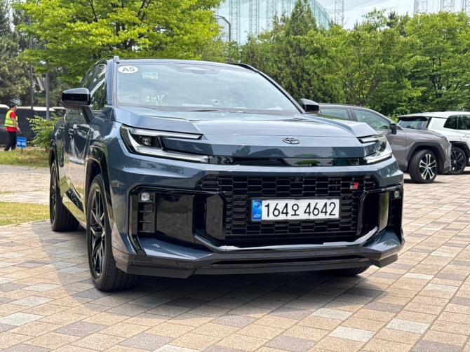 토요타 '올 뉴 RAV4 PHEV GR SPORT'. 사진=최태인 기자