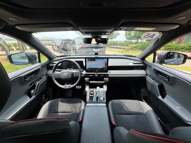 토요타 '올 뉴 RAV4 PHEV GR SPORT'. 사진=최태인 기자