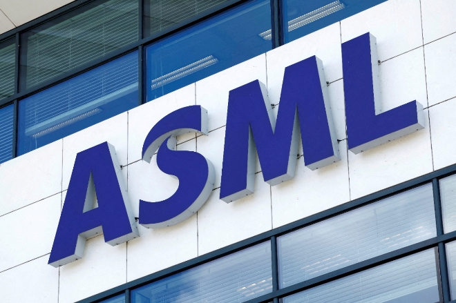 ASML, AI 수요에 매출전망 또 상향