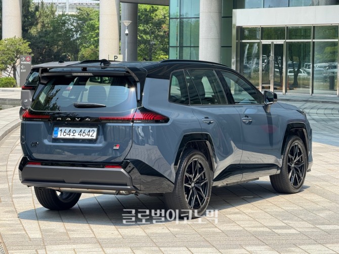 토요타 '올 뉴 RAV4'. 사진=최태인 기자