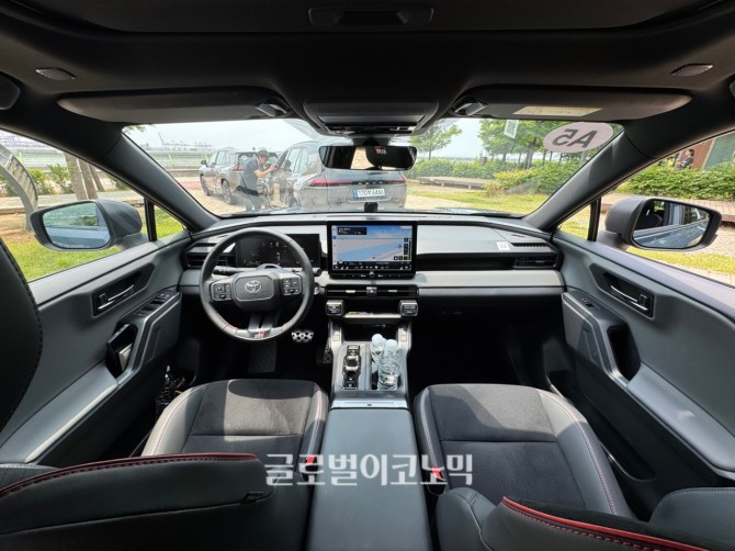 토요타 '올 뉴 RAV4 PHEV GR SPORT'. 사진=최태인 기자